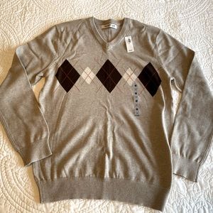 Light khaki Argyle print V-neck sweater - NWT